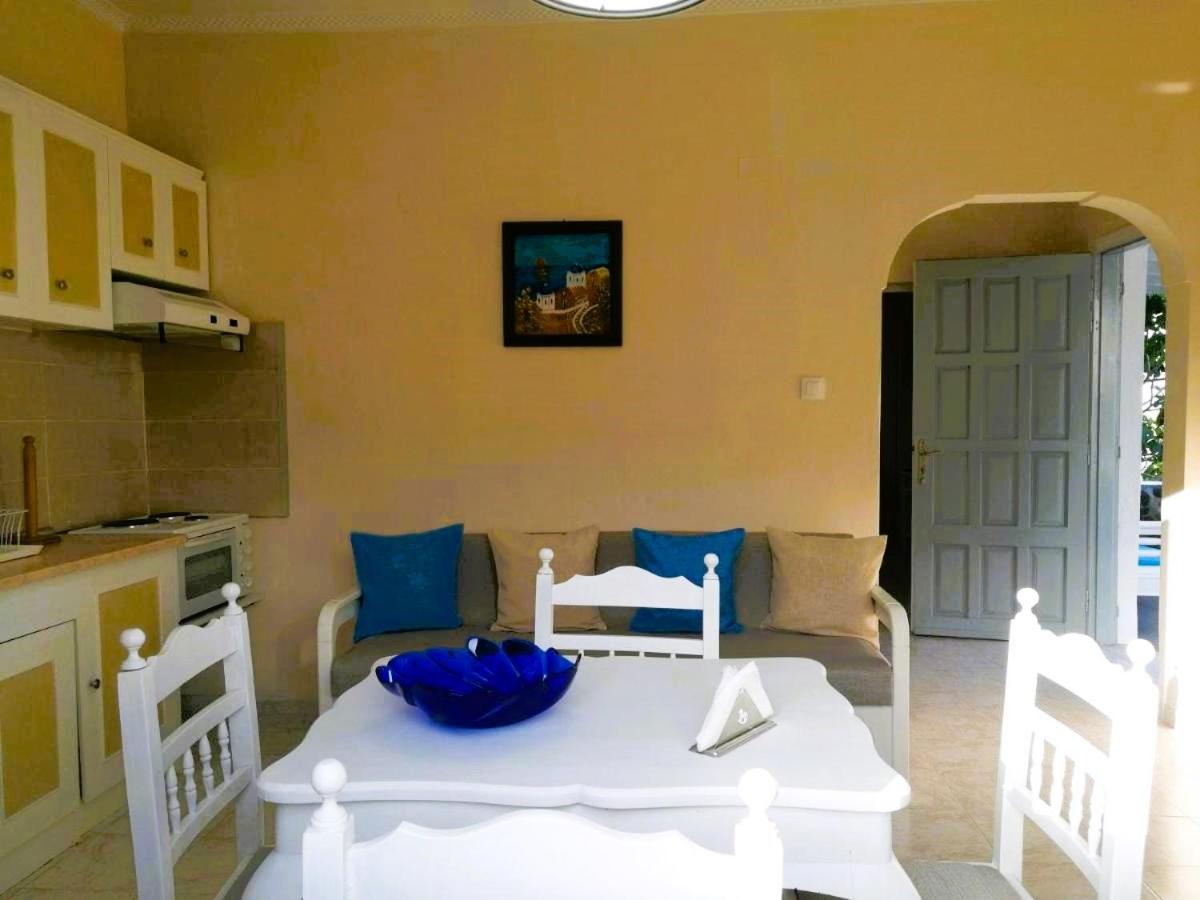 Hilltop Serenity Villa Imerovigli  Bagian luar foto